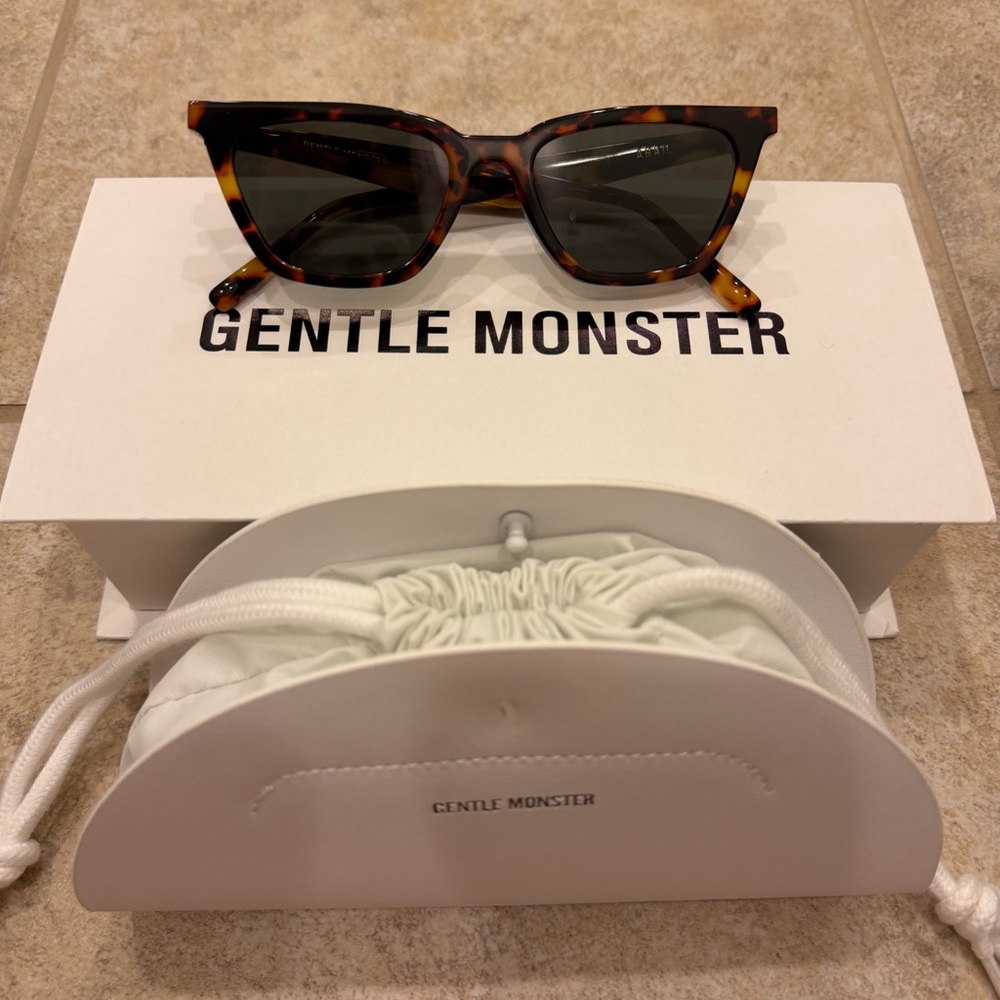 GENTLE MONSTER Agail Tortoise Sunglasses
